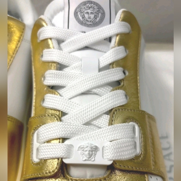 Versace Gold Medusa Logo Laminated Leather Sneakers EU 43.5 US Men's Size 10.5 - Picture 7 of 12